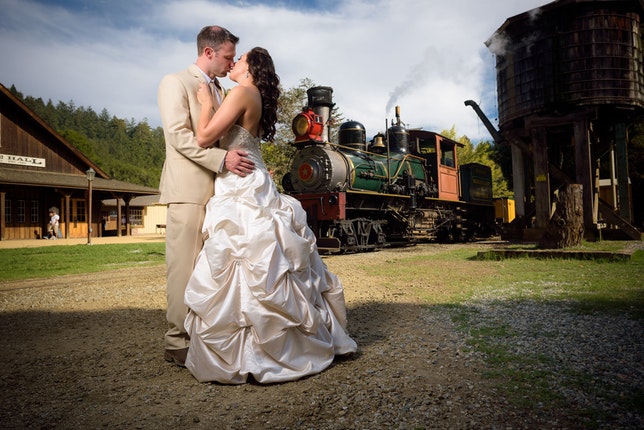 The Roaring Camp Wedding Show Music Now!